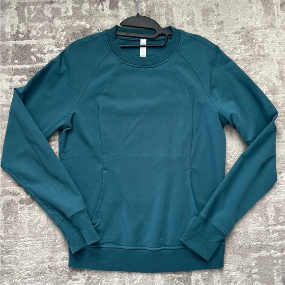 Lululemon Scuba Crew, size 6 in Desert Teal - Picture 1 of 7